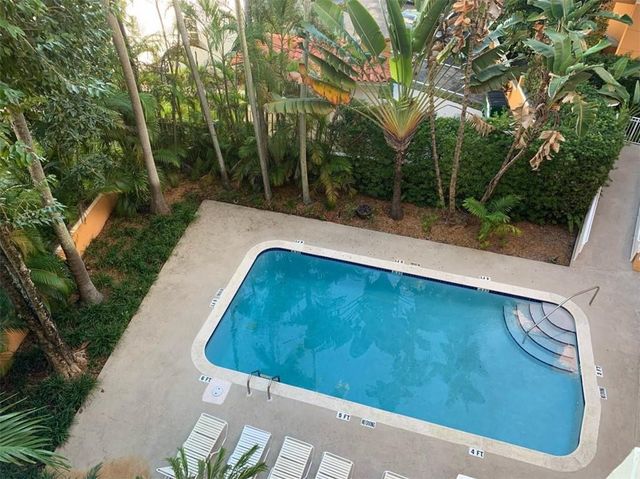 1 Alhambra Circle 407, Coral Gables, FL 33134