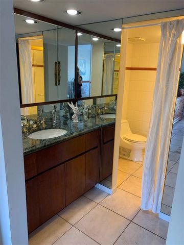 1 Alhambra Circle 407, Coral Gables, FL 33134