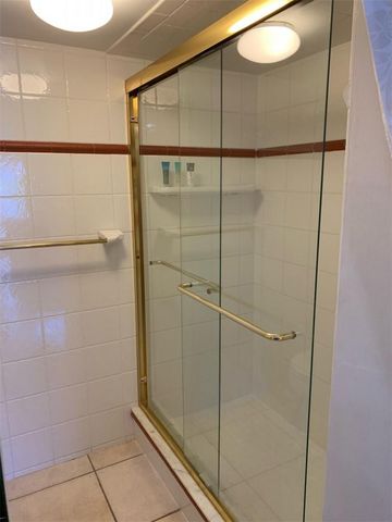 1 Alhambra Circle 407, Coral Gables, FL 33134