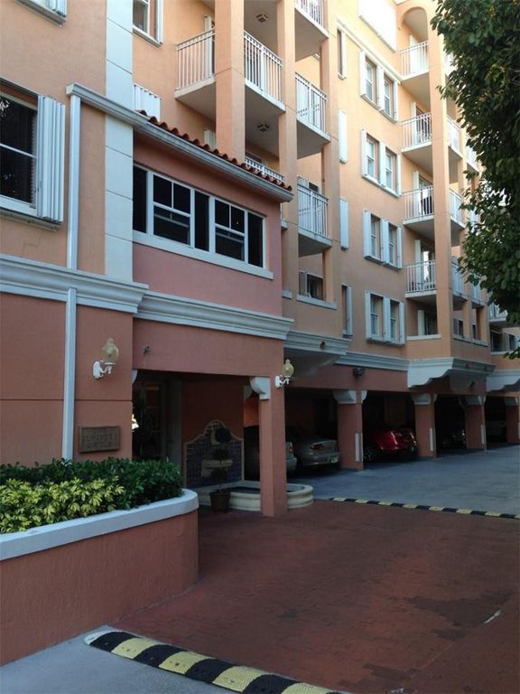 1 Alhambra Circle 407, Coral Gables, FL 33134