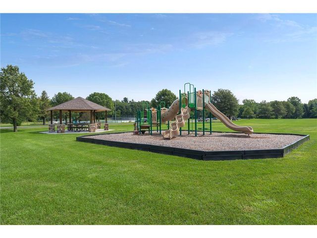 36 Deer Hills Drive, North Oaks, MN 55127