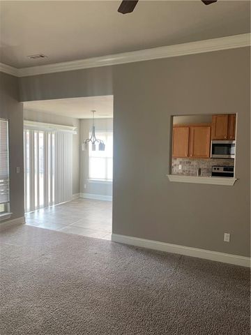 2011 N Carl Street, Siloam Springs, AR 72761