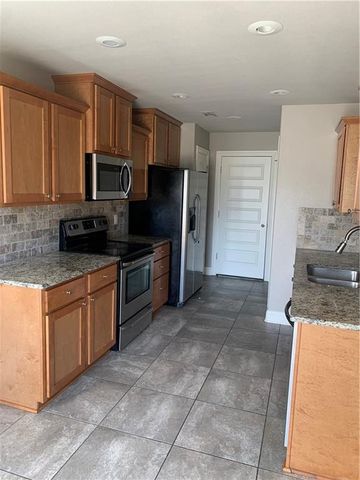 2011 N Carl Street, Siloam Springs, AR 72761