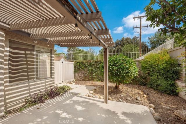 1934 Suntree Lane B, Simi Valley, CA 93063