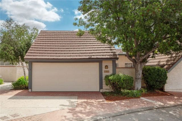 1934 Suntree Lane B, Simi Valley, CA 93063