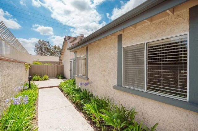 1934 Suntree Lane B, Simi Valley, CA 93063