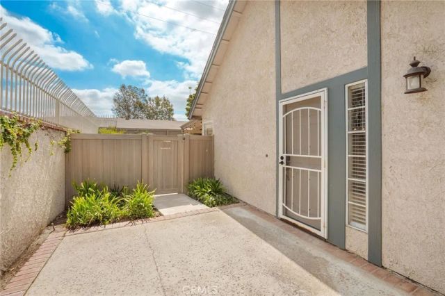 1934 Suntree Lane B, Simi Valley, CA 93063