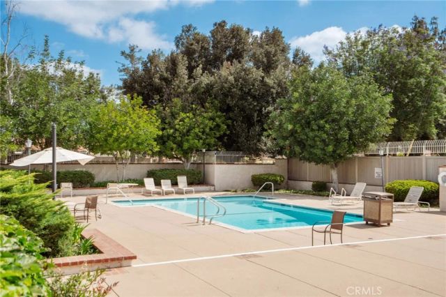 1934 Suntree Lane B, Simi Valley, CA 93063