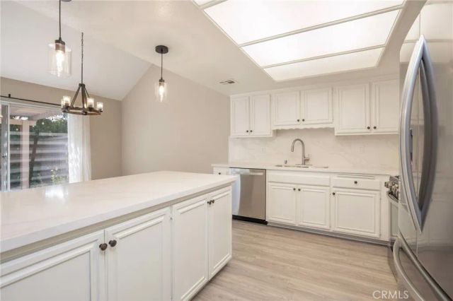 1934 Suntree Lane B, Simi Valley, CA 93063