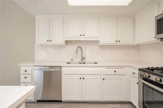 1934 Suntree Lane B, Simi Valley, CA 93063