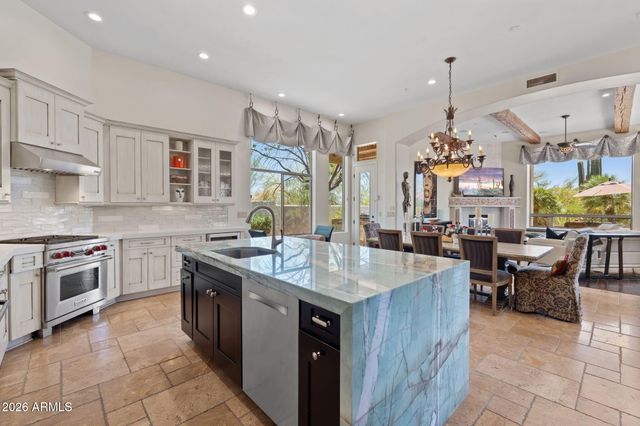7999 E LA JUNTA Road, Scottsdale, AZ 85255