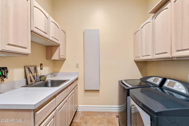 7999 E LA JUNTA Road, Scottsdale, AZ 85255
