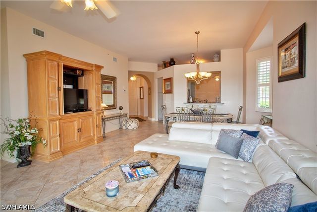 825 Bentwater CIR 101, Naples, FL 34108