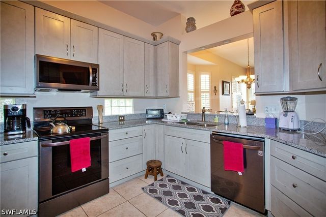 825 Bentwater CIR 101, Naples, FL 34108