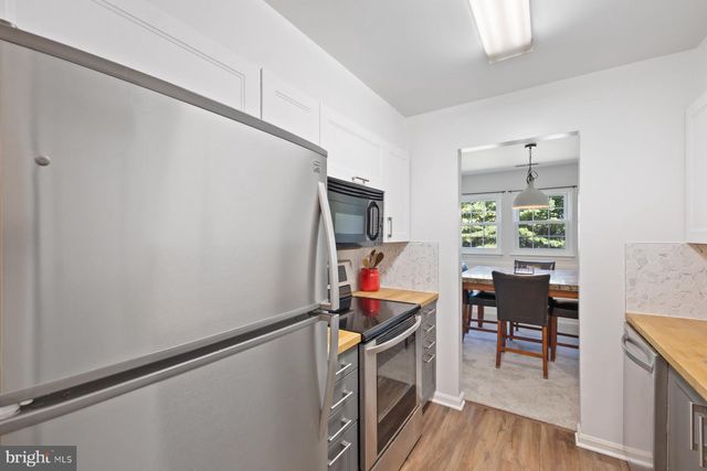 8330 MONTGOMERY RUN RD #J, Ellicott City, MD 21043