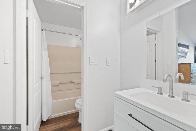 8330 MONTGOMERY RUN RD #J, Ellicott City, MD 21043