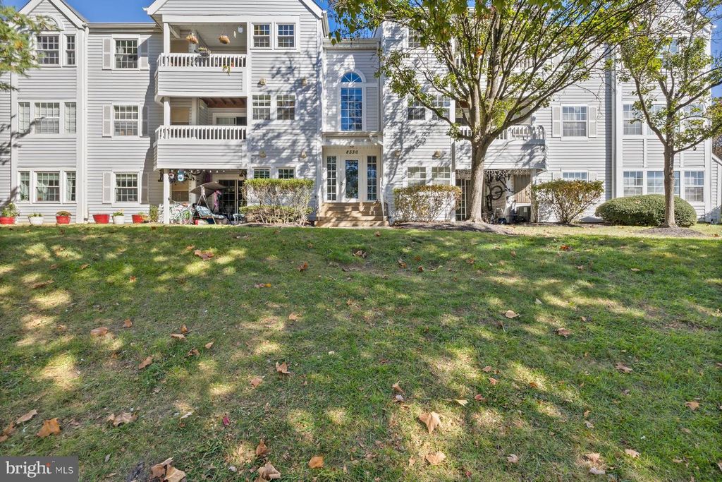 8330 MONTGOMERY RUN RD #J, Ellicott City, MD 21043