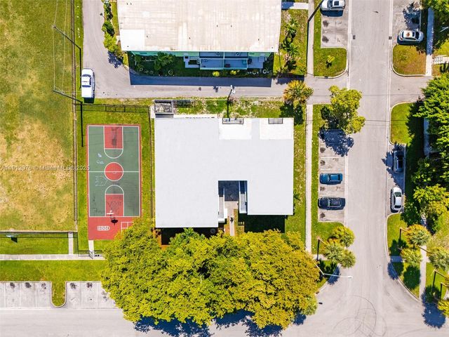 16890 NE 21st Ave 1, North Miami Beach, FL 33162