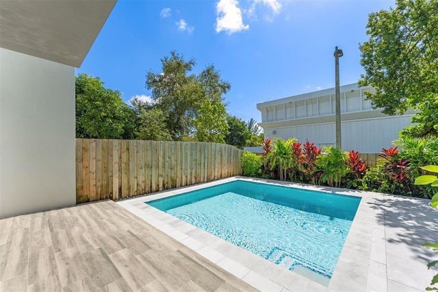 828 SW 30TH Street, Fort Lauderdale, FL 33315