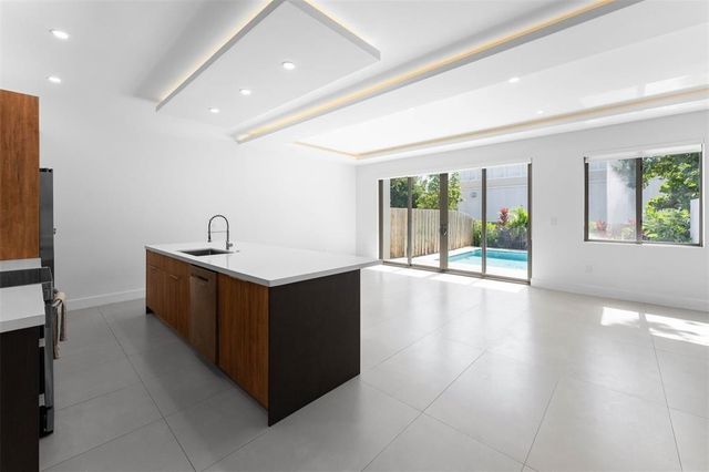 828 SW 30TH Street, Fort Lauderdale, FL 33315