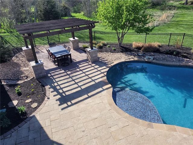 29160 W 119th Street, Olathe, KS 66061