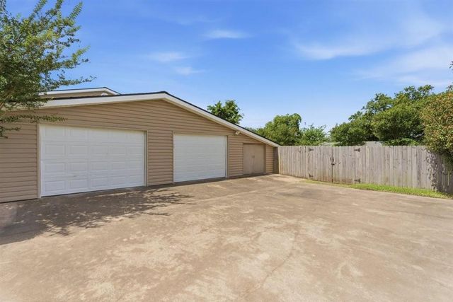 4000 Brinlee St Street, Lake Charles, LA 70605