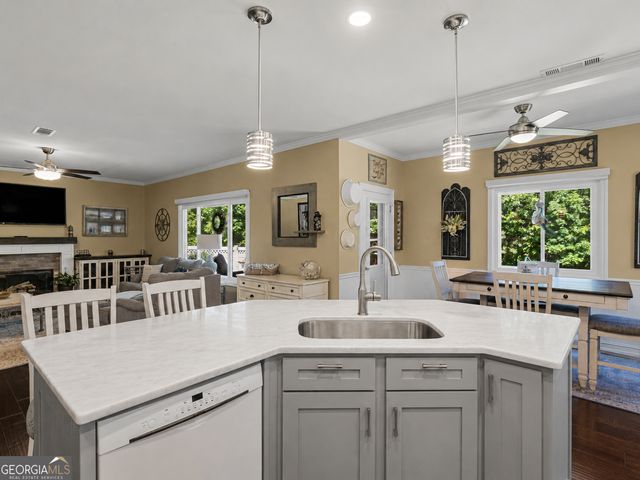 225 Lofty Eagle Lane, Fayetteville, GA 30214