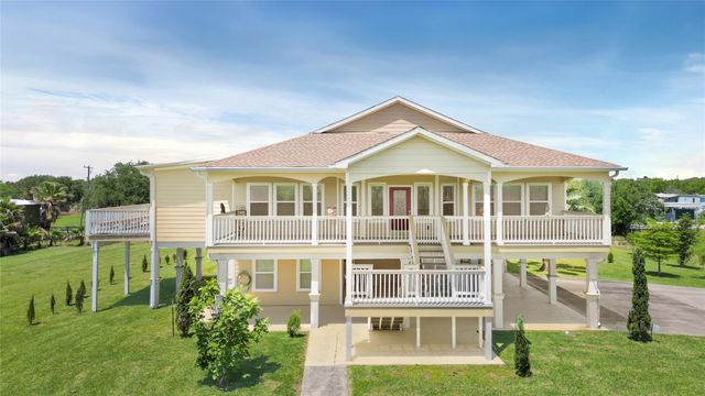 1004 8th Street, Dickinson, TX 77539