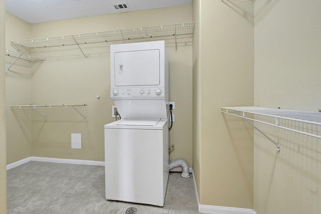 1004 8th Street, Dickinson, TX 77539