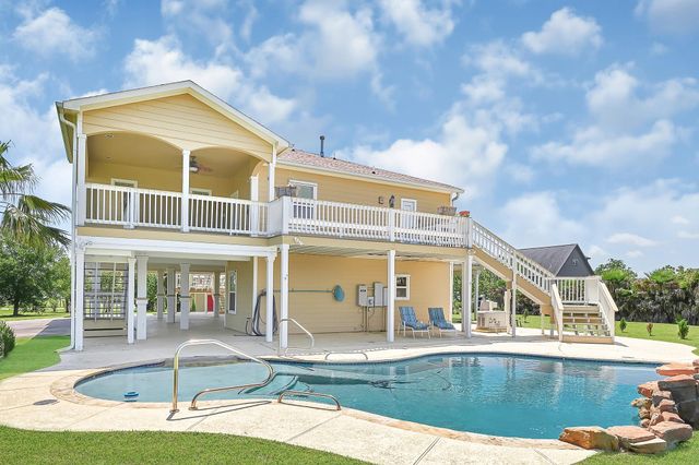 1004 8th Street, Dickinson, TX 77539