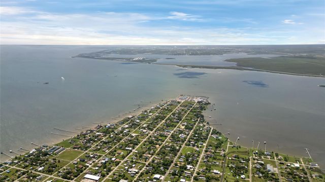 1004 8th Street, Dickinson, TX 77539