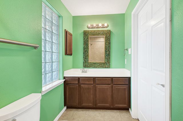 1004 8th Street, Dickinson, TX 77539