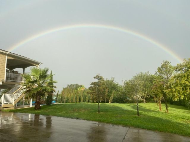 1004 8th Street, Dickinson, TX 77539