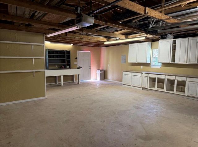 1004 8th Street, Dickinson, TX 77539