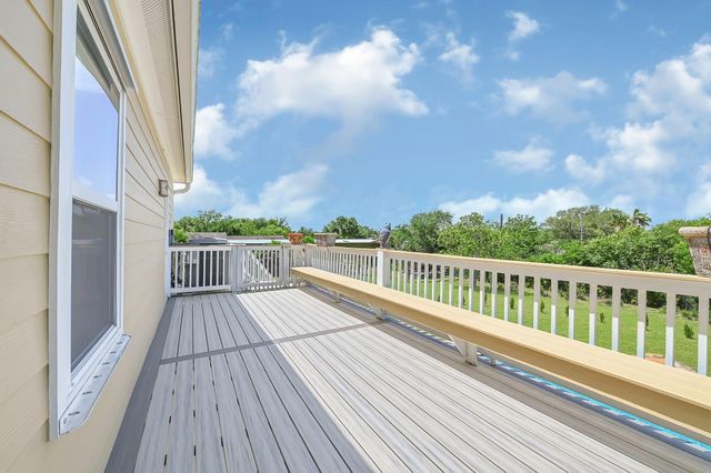 1004 8th Street, Dickinson, TX 77539