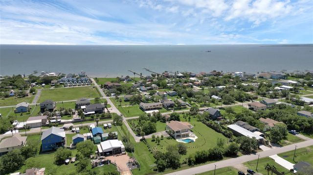 1004 8th Street, Dickinson, TX 77539