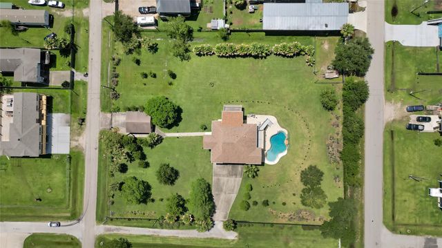 1004 8th Street, Dickinson, TX 77539