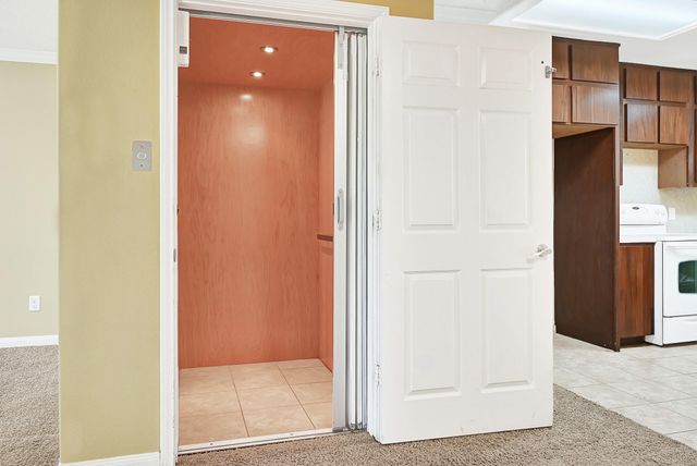 1004 8th Street, Dickinson, TX 77539