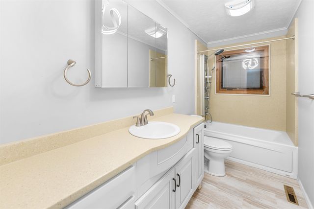 704 E Mentor Rd, Assaria, KS 67416