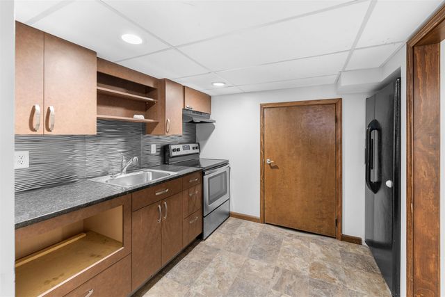 704 E Mentor Rd, Assaria, KS 67416