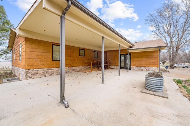 704 E Mentor Rd, Assaria, KS 67416