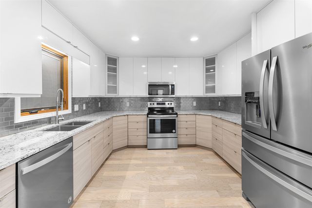 704 E Mentor Rd, Assaria, KS 67416