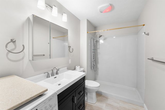 704 E Mentor Rd, Assaria, KS 67416