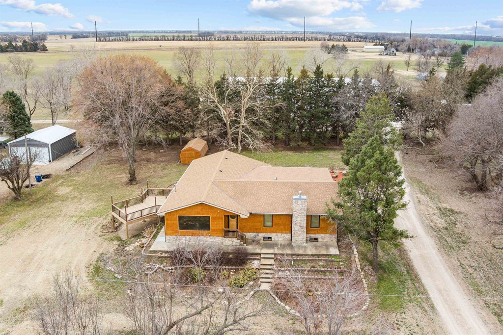 704 E Mentor Rd, Assaria, KS 67416