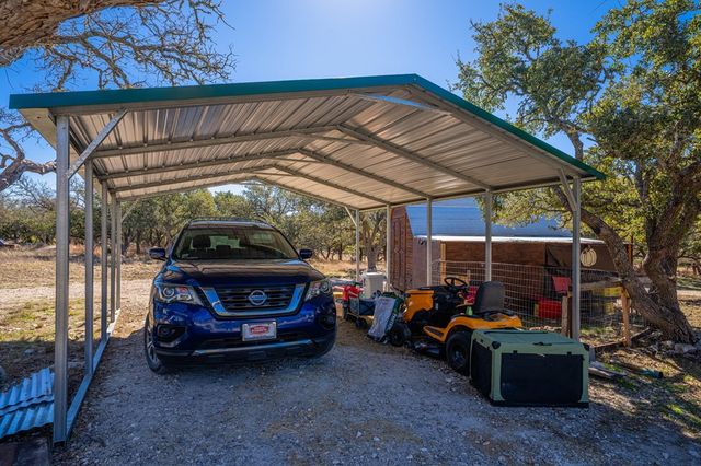 970 KC 476, Harper, TX 78631