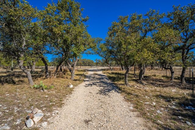 970 KC 476, Harper, TX 78631