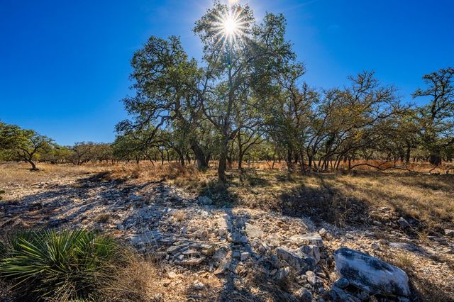 970 KC 476, Harper, TX 78631