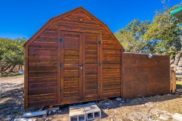 970 KC 476, Harper, TX 78631