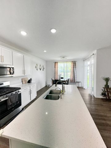 765 Kentshire Circle, Elgin, IL 60124