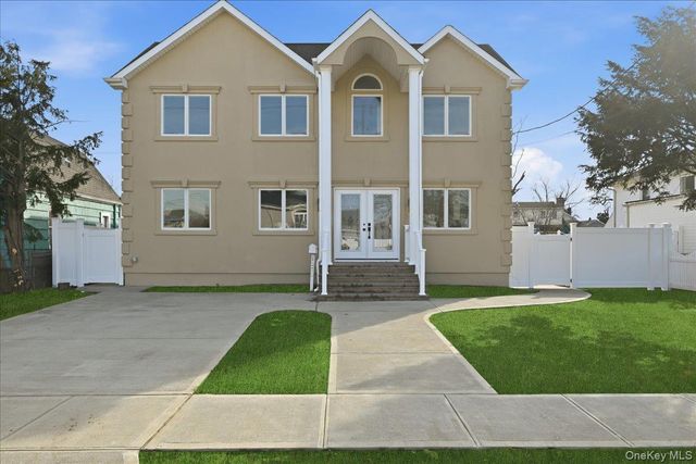 1050 Hastings Street, Baldwin, NY 11510